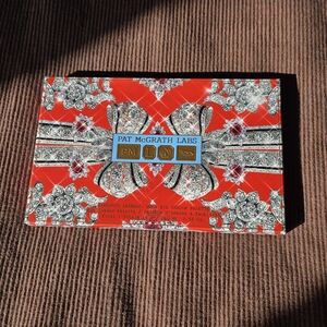 Pat McGrath Eyeshadow Palette - Red and Silver Design